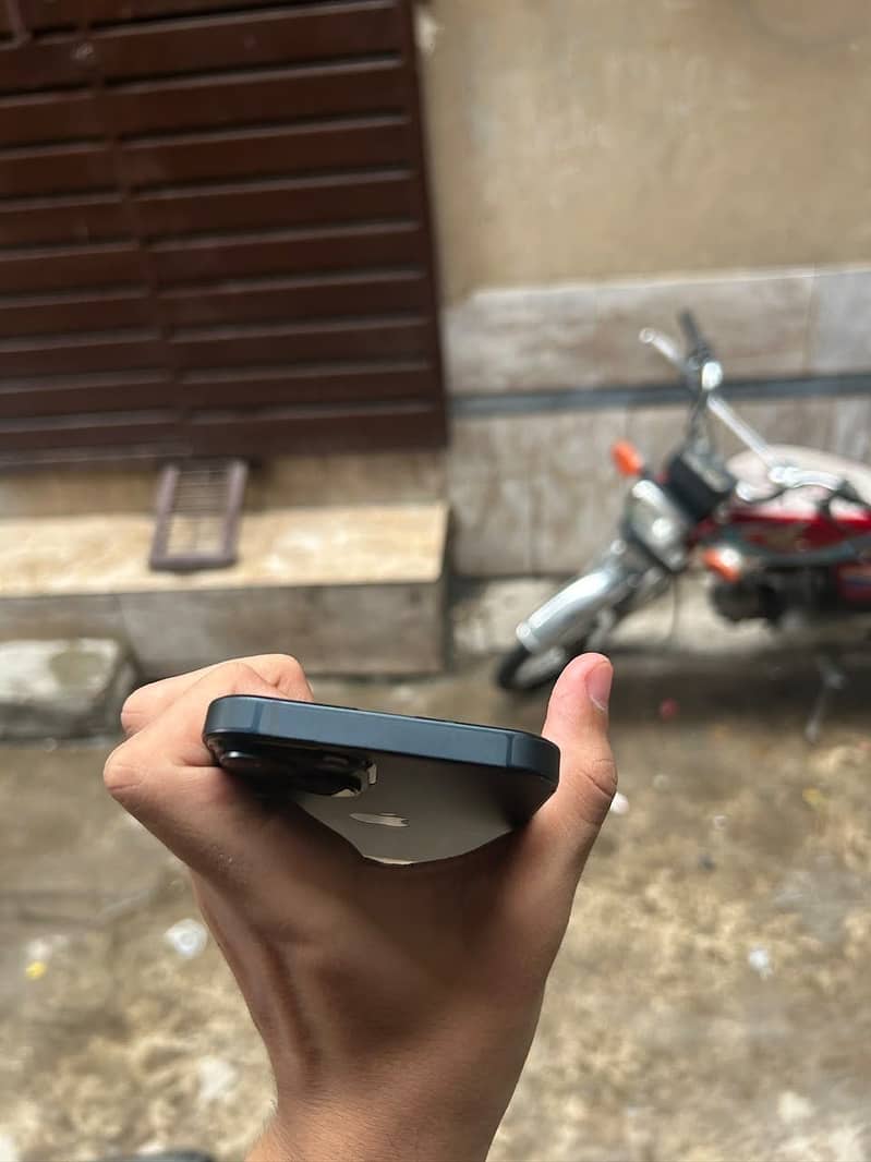 Apple iPhone 14 1
