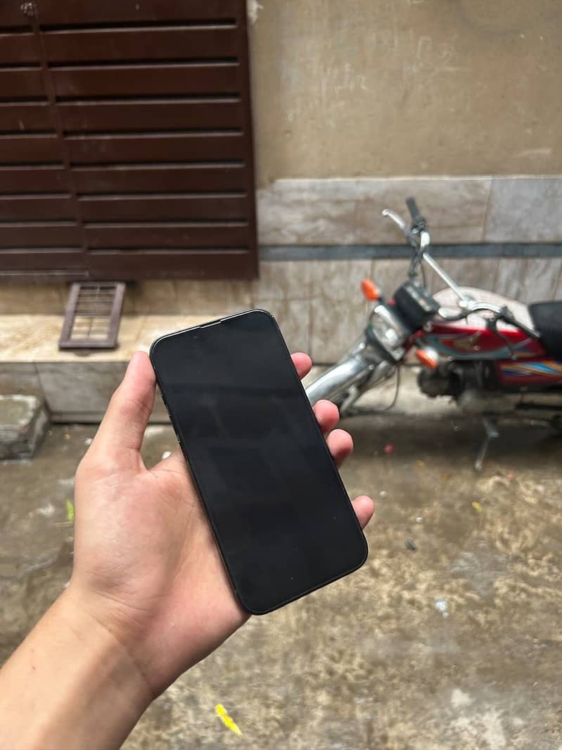 Apple iPhone 14 2