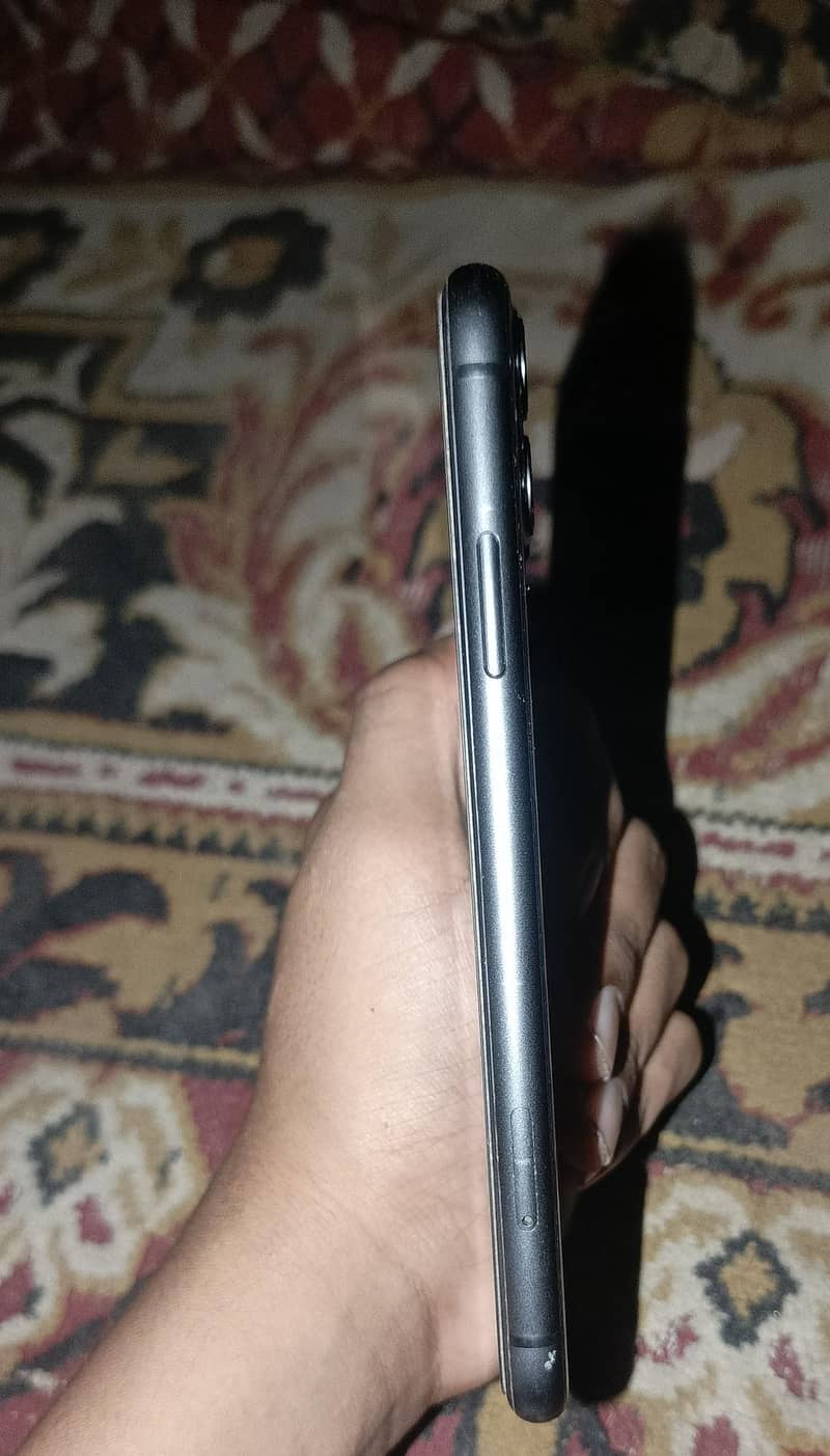 Apple iPhone 11 3