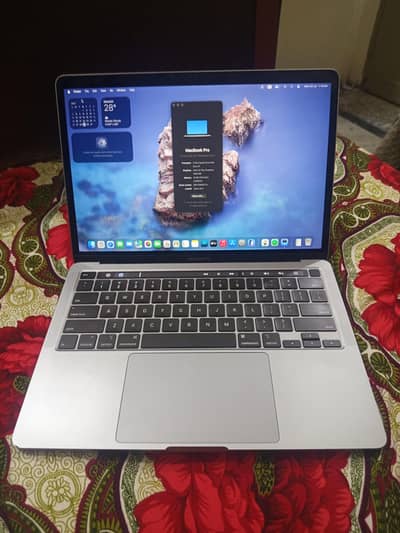 MacBook Pro 13" 2020 Model Core-i5 16/512