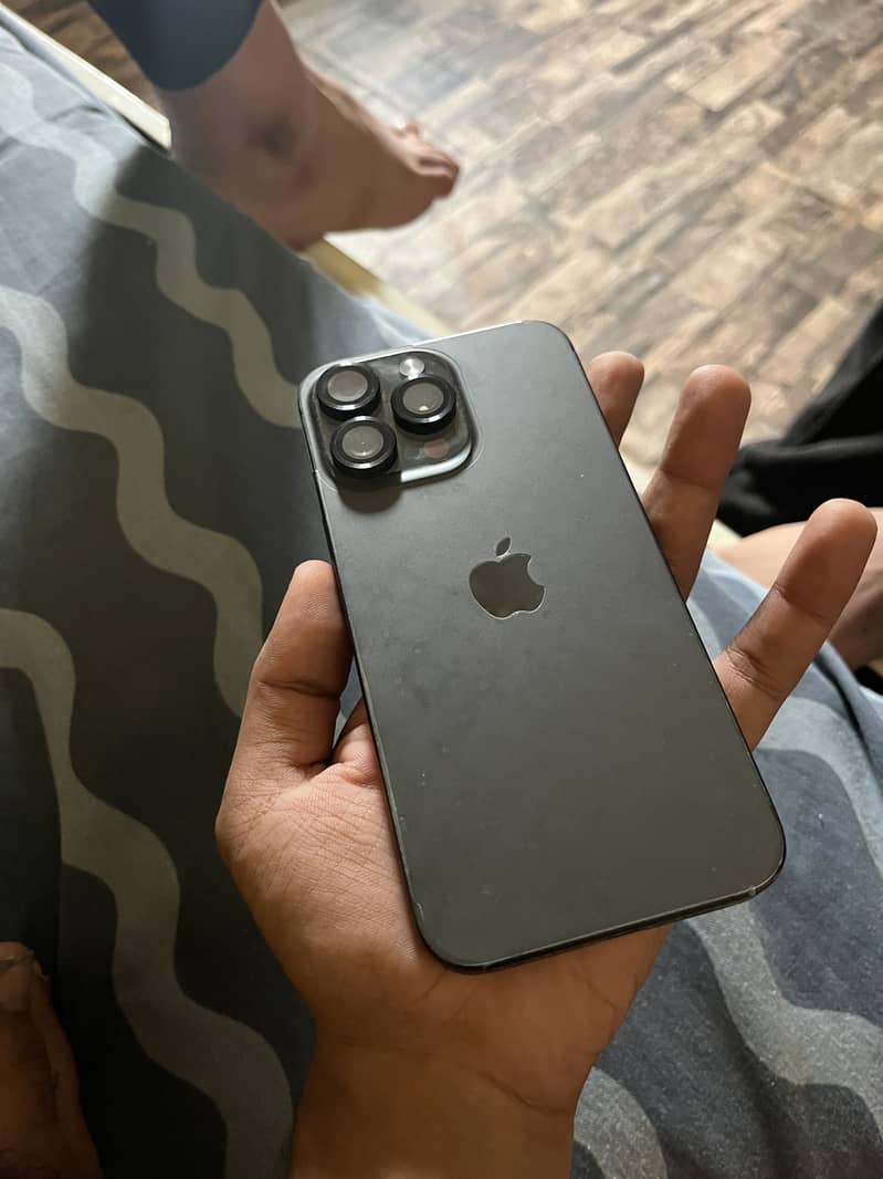 Iphone 15 PRO MAX 3