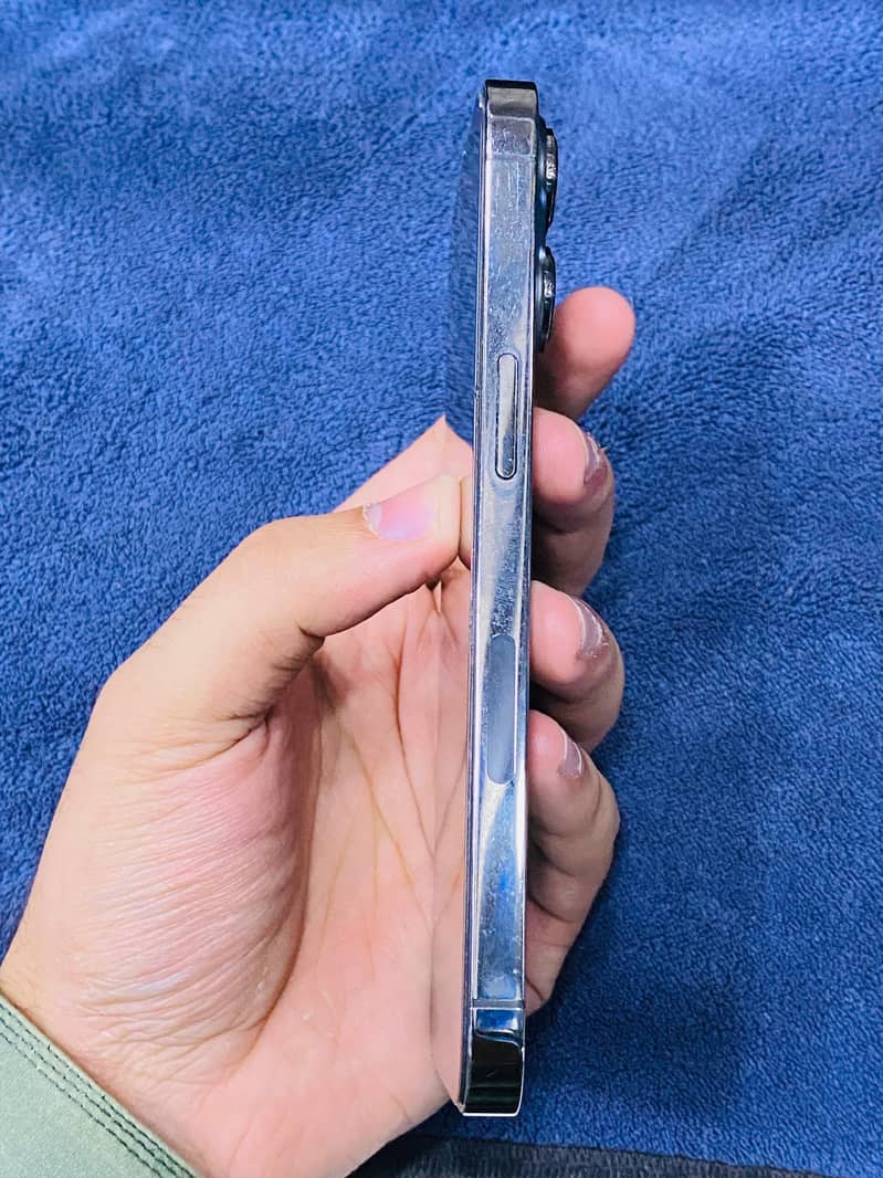 Apple iPhone 13 pro 3