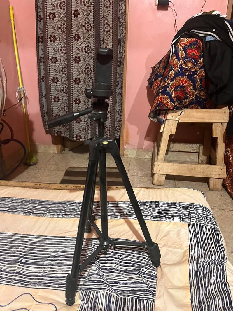 Tripod stand 1
