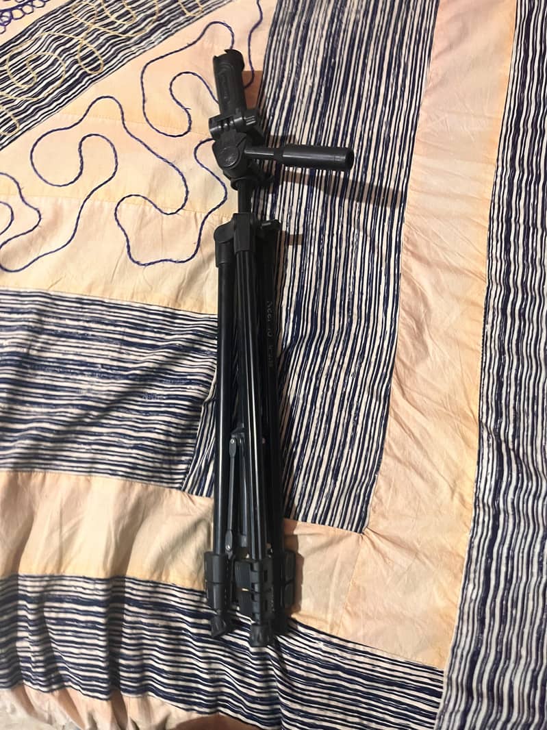Tripod stand 2