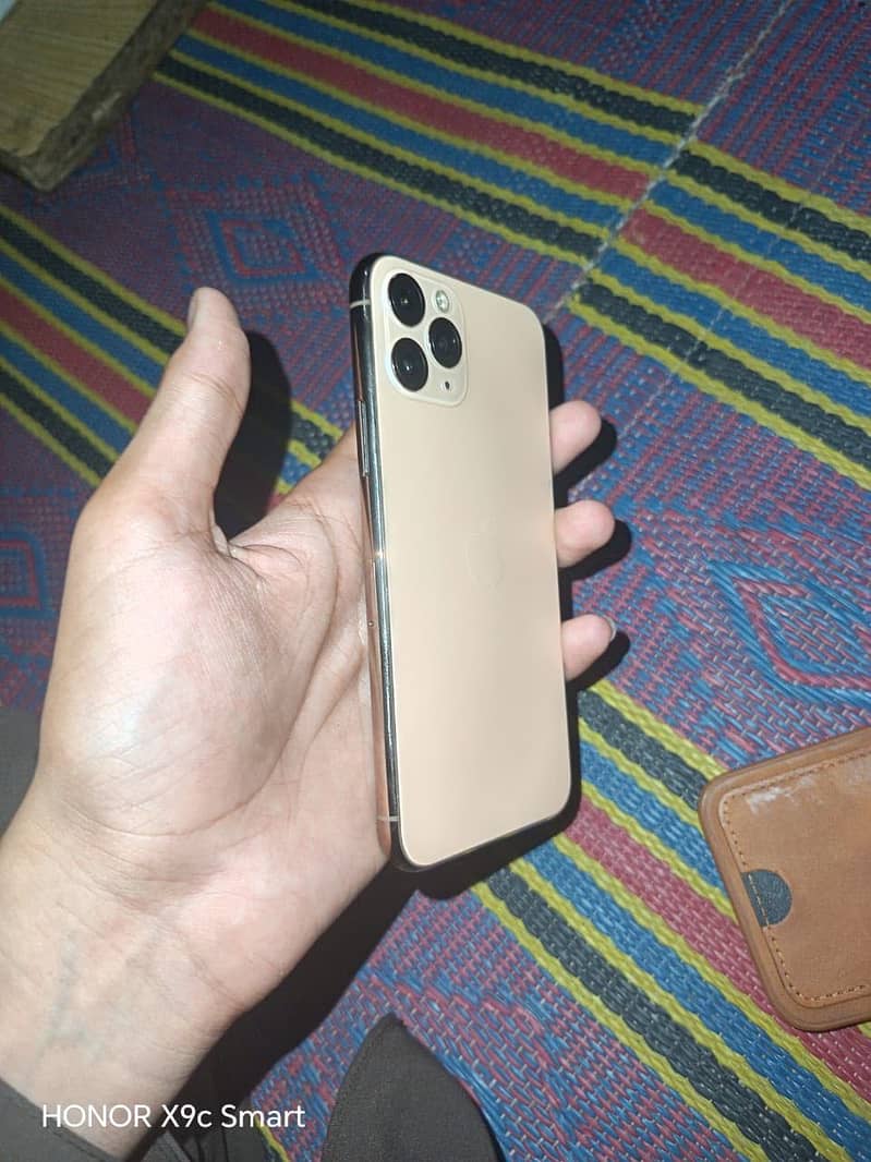 Apple iPhone 11 Pro 2