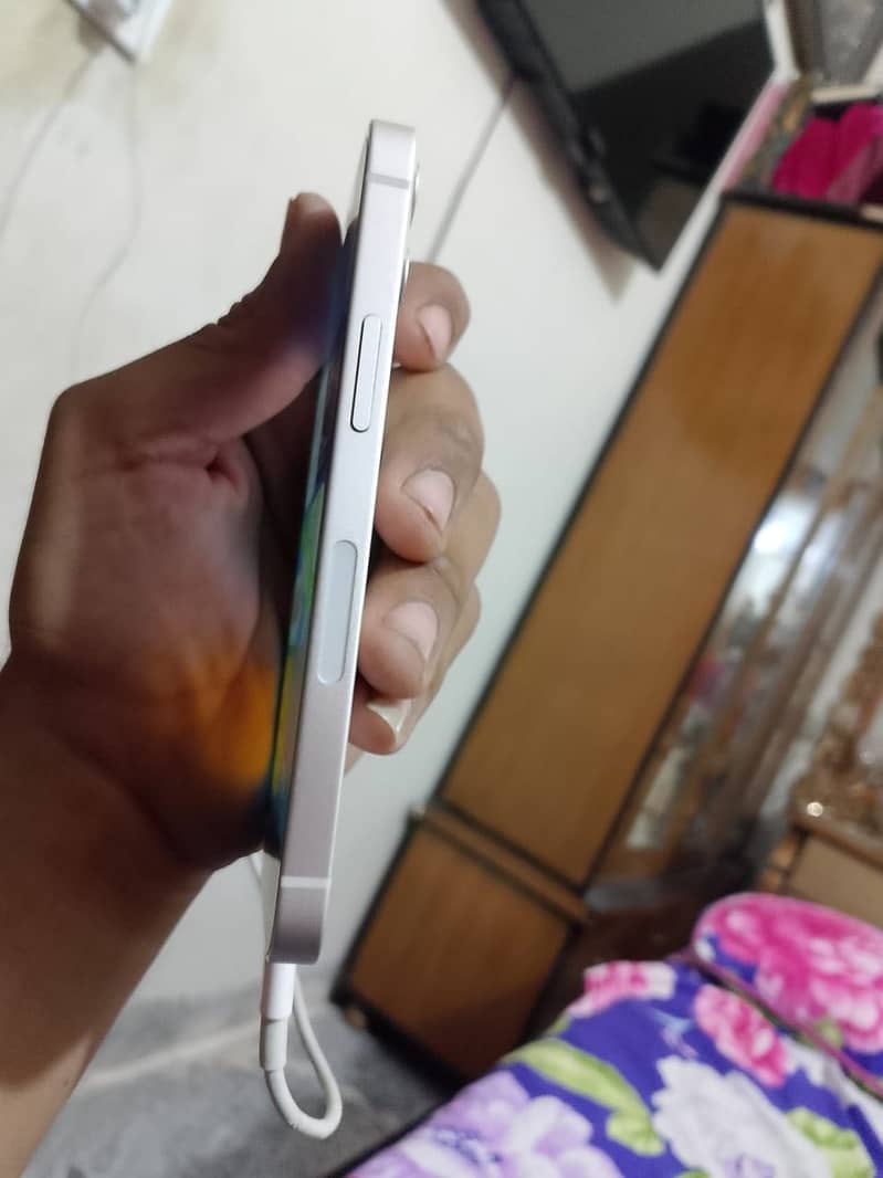 Apple iPhone 12 mini 0