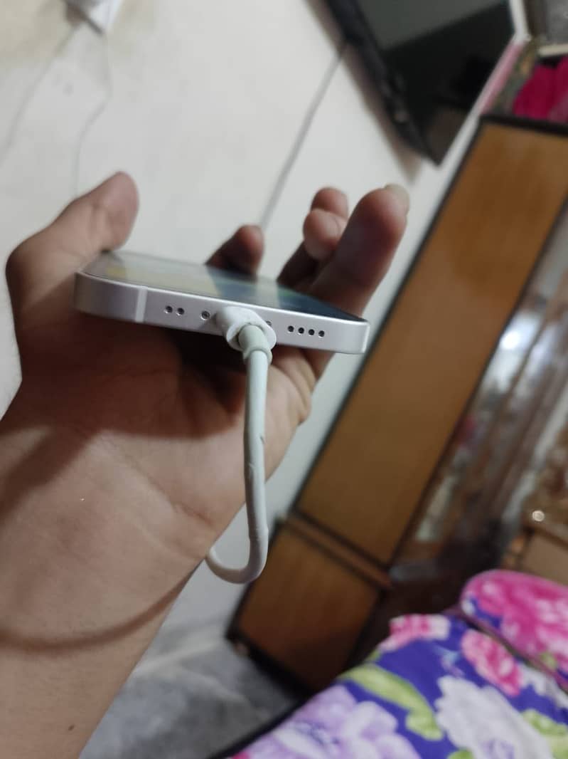 Apple iPhone 12 mini 3
