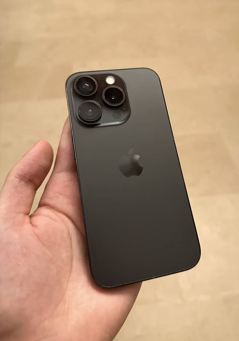 Apple iPhone 15 Pro 0