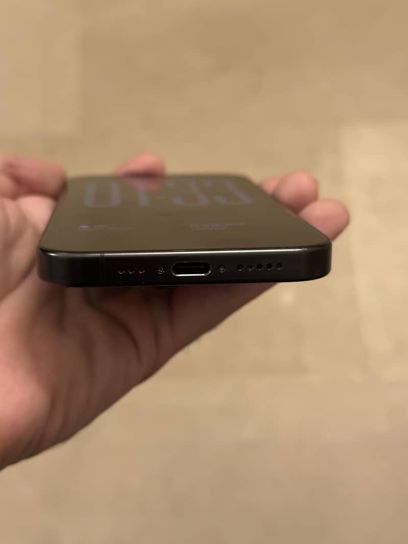 Apple iPhone 15 Pro 4