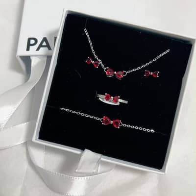 Trending bow pendant set