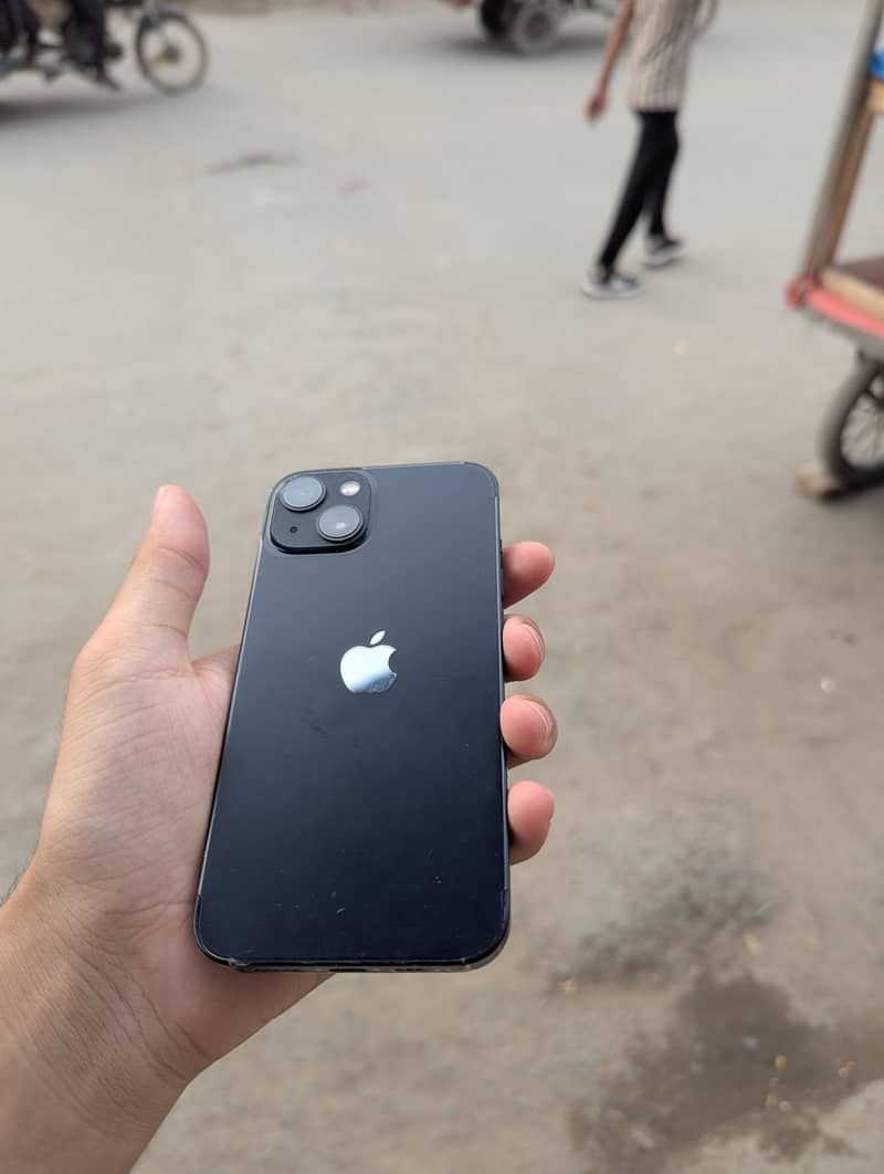 Apple iPhone 13 0