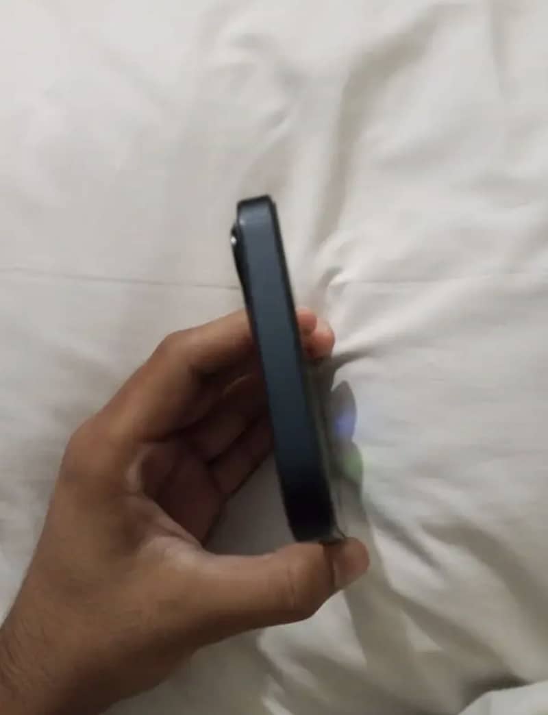 iPhone 13 jv 1
