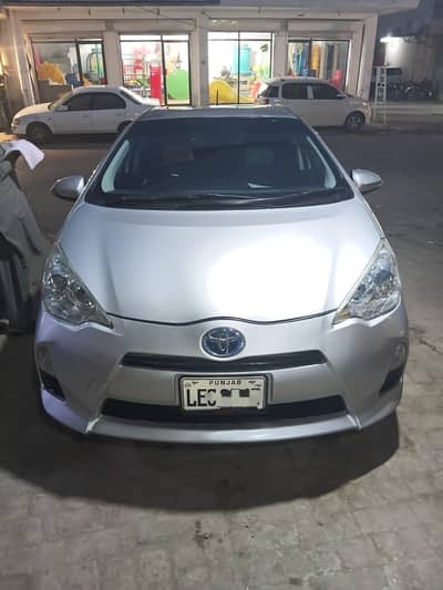 Toyota Aqua G full option leader seat