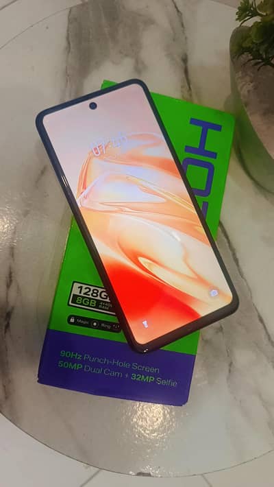 Infinix Hot 40i with box charge 8.128