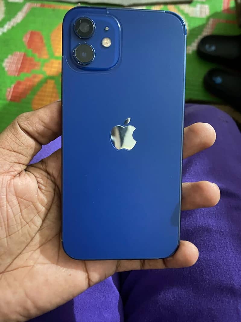Apple iPhone 12 4