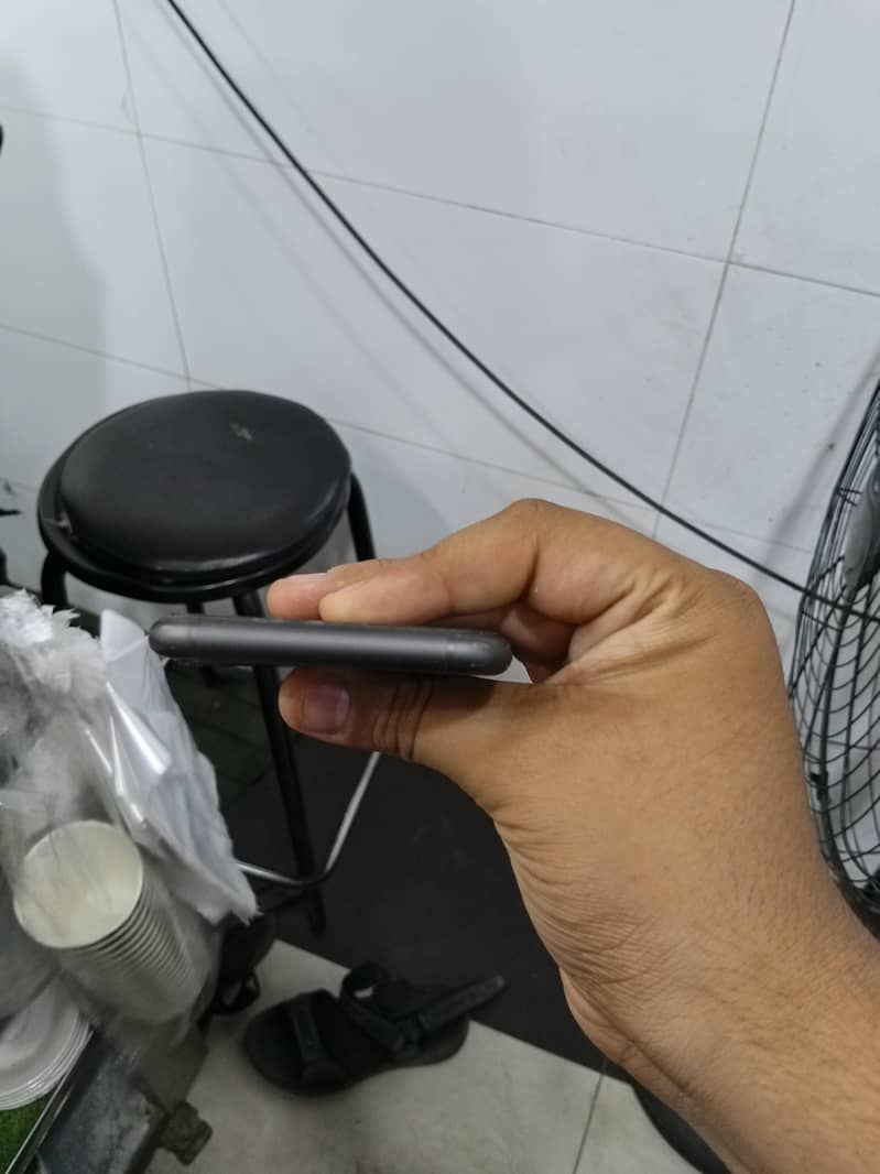 Apple iPhone 11 2
