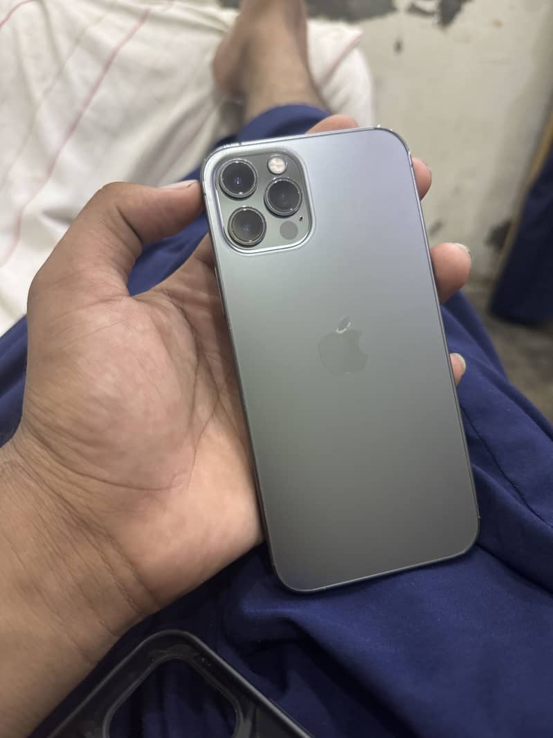 Apple iPhone 12 Pro 2
