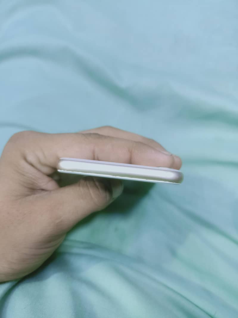 Apple iPhone 8 3