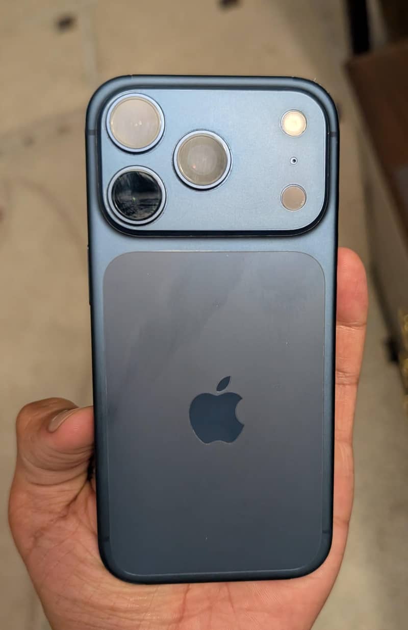 Apple iPhone 17 Pro 0