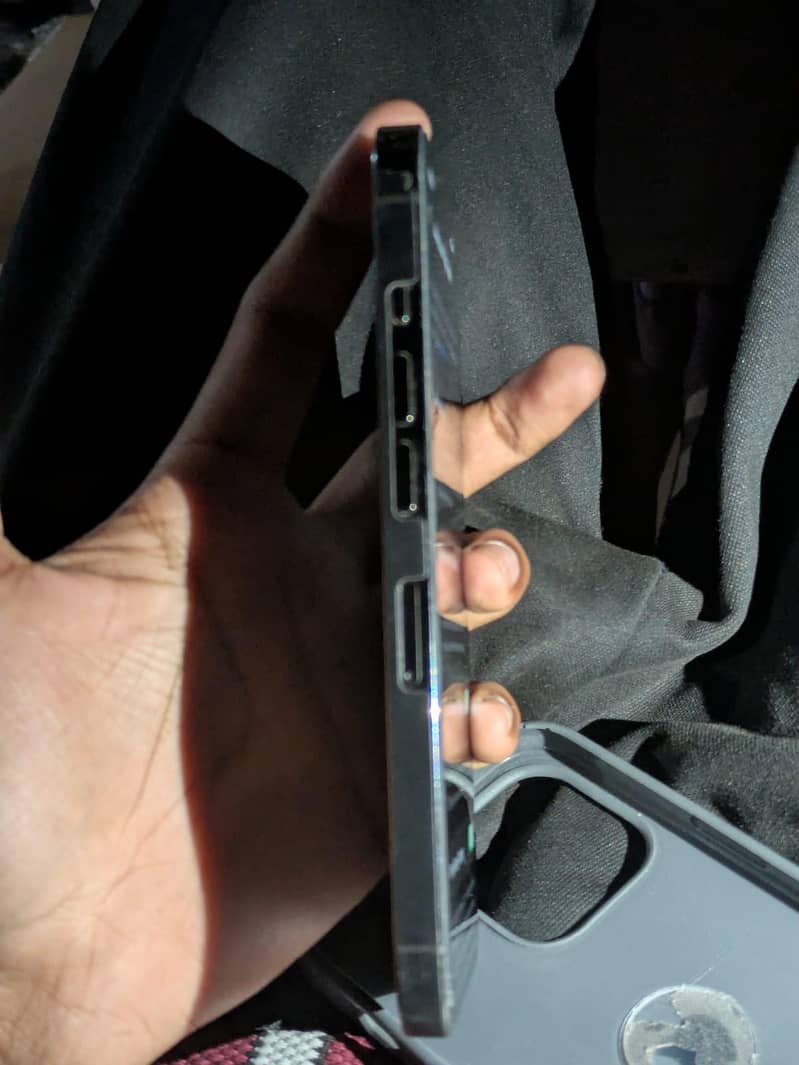 Apple iPhone 13 Pro 1