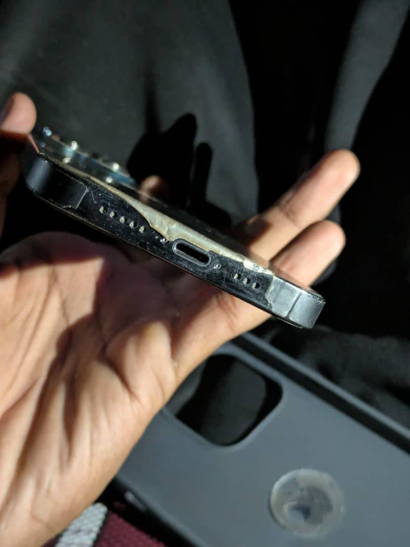 Apple iPhone 13 Pro 2