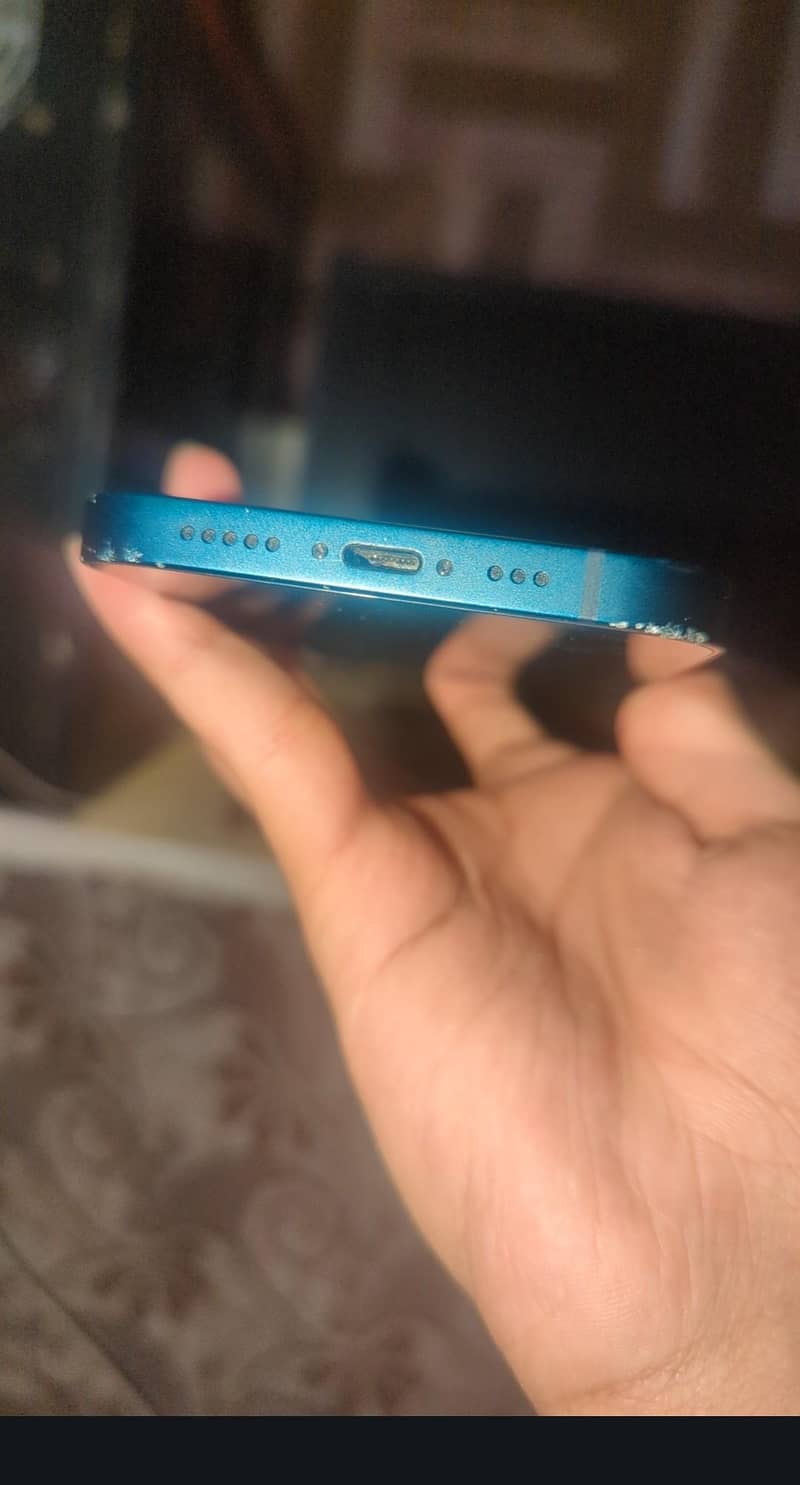 Apple iPhone 13 2