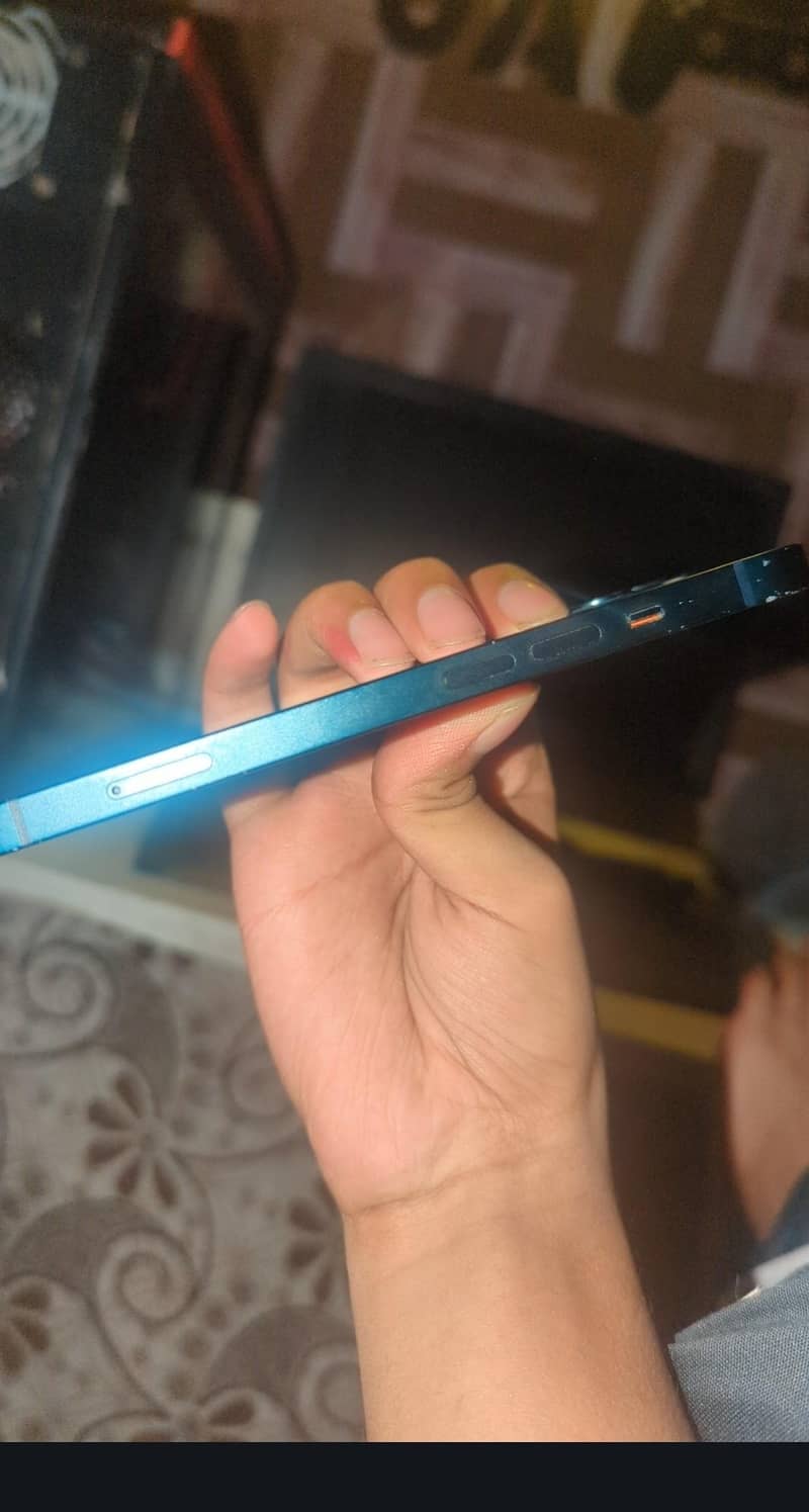 Apple iPhone 13 3