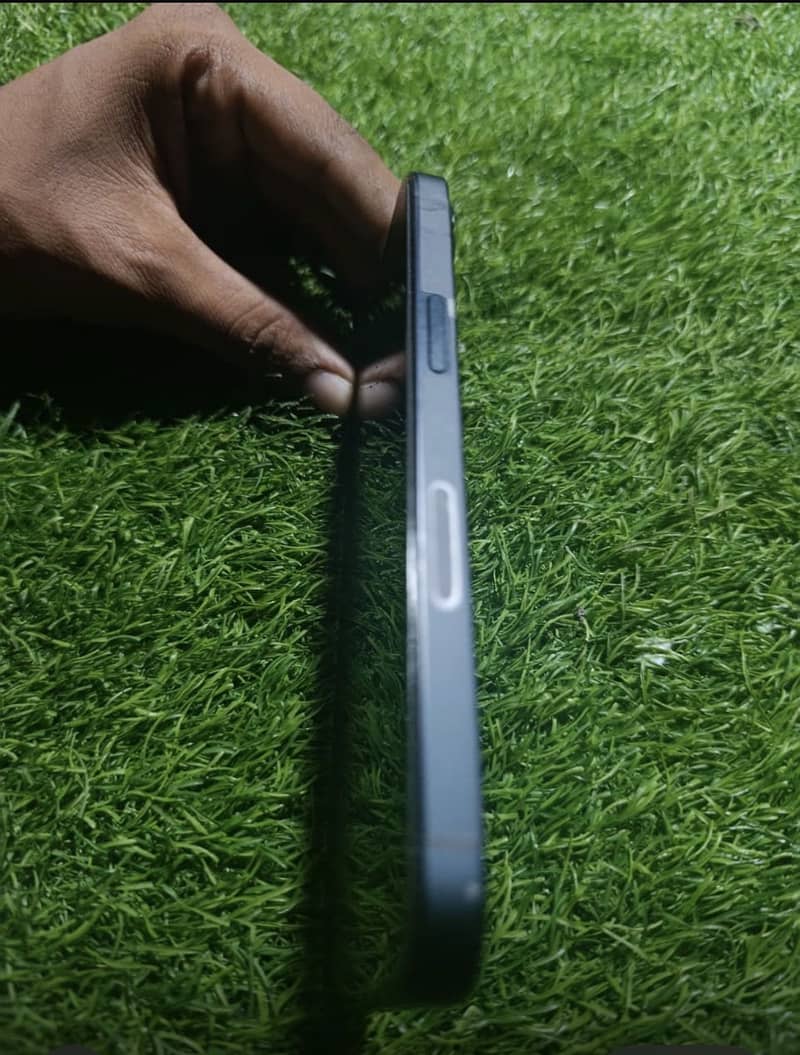 iPhone 13 2