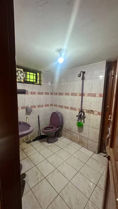 Ground Floor portion available for rent in g-11 Islamabad