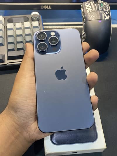 Iphone 15 pro max jv with box