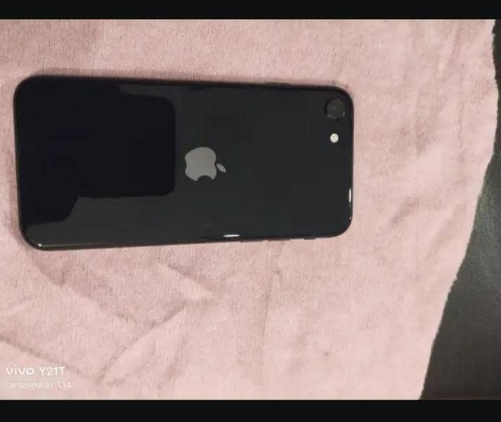 Apple iPhone SE3 1