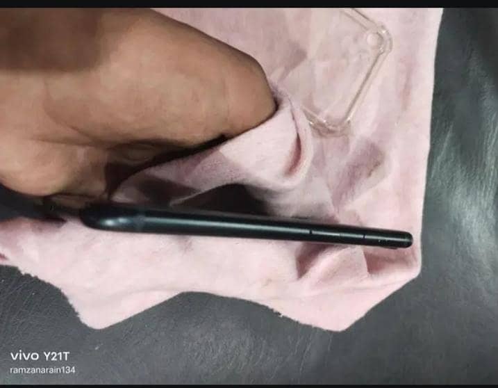 Apple iPhone SE3 4