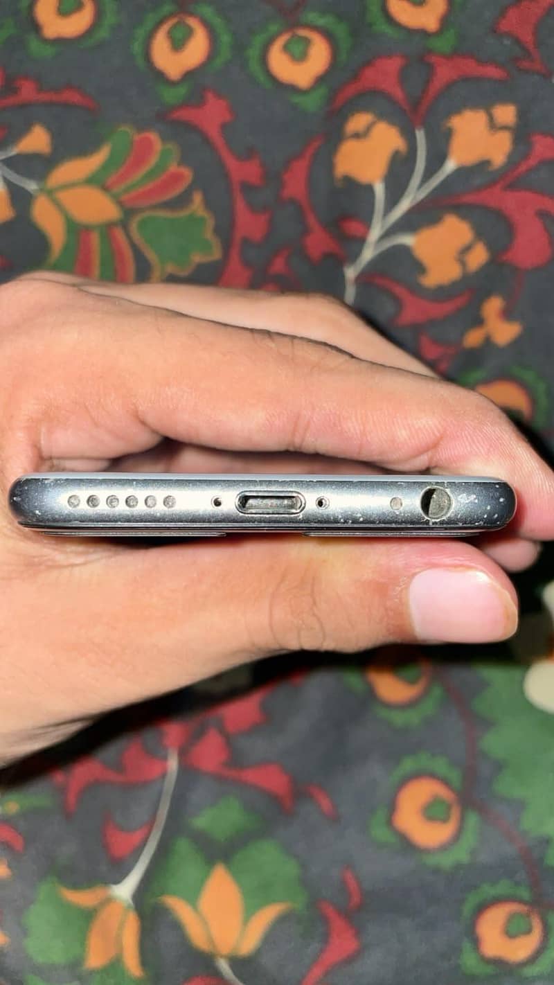 Apple iPhone 6S 3