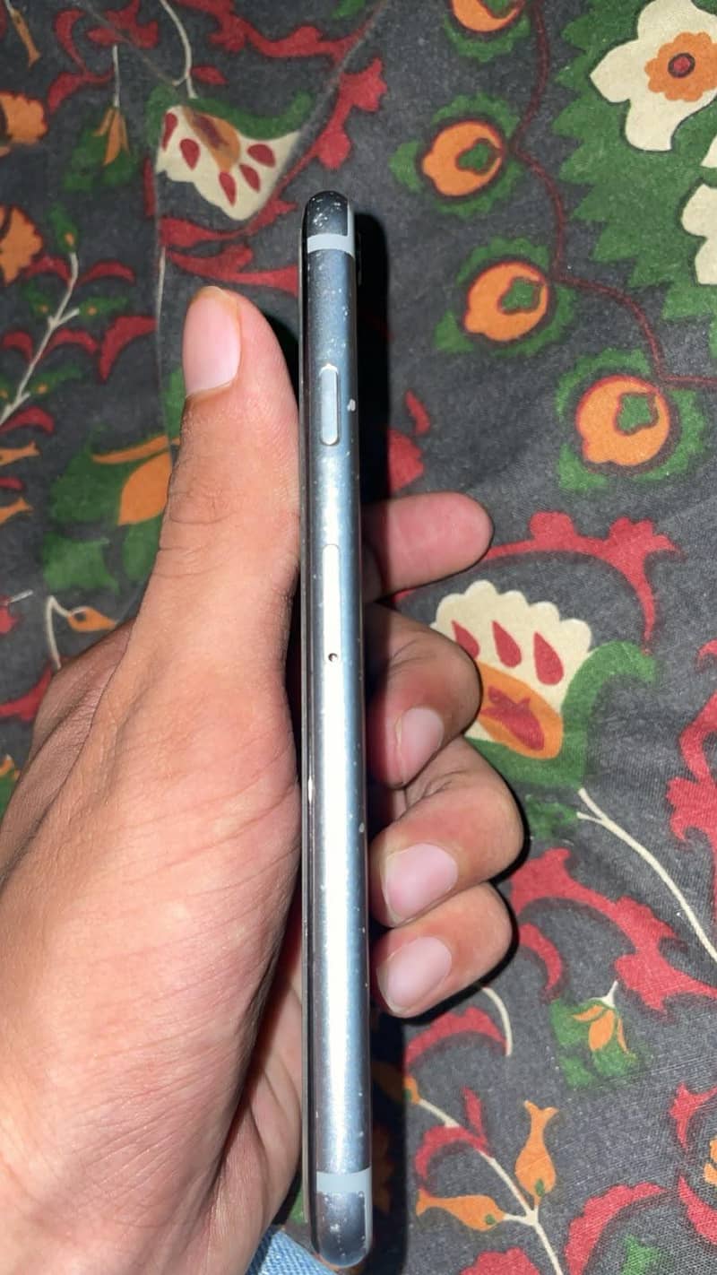 Apple iPhone 6S 4