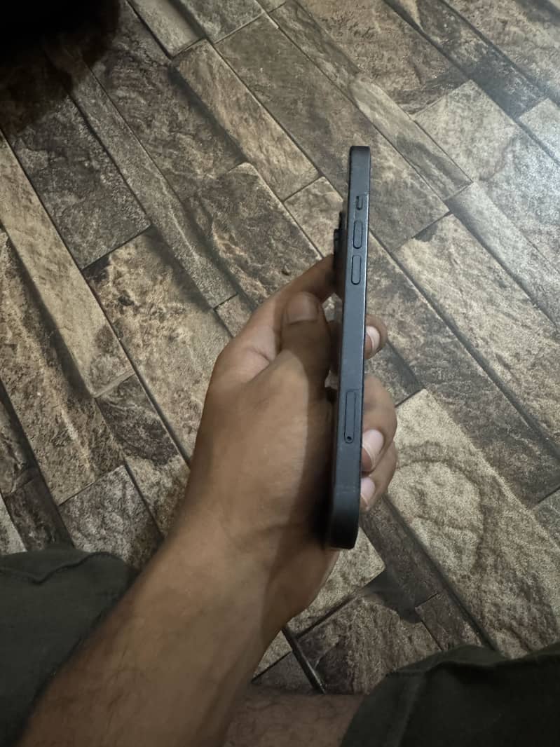 Iphone 13 4