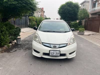 Honda Fit shuttle hybrid