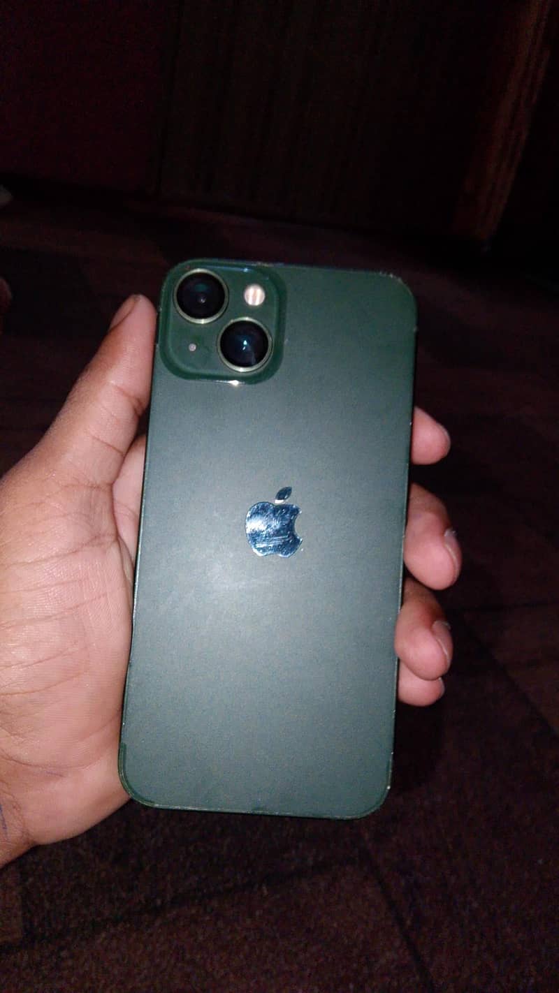 Apple iPhone 13 4