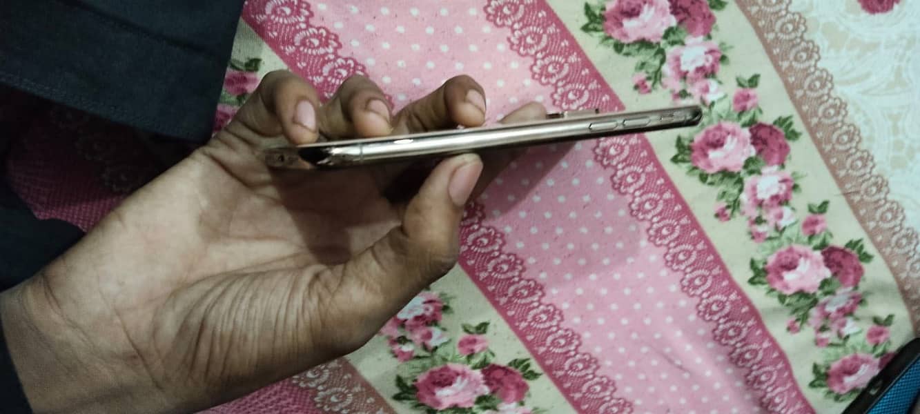 Iphone xs 4