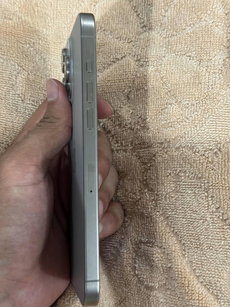 Apple iPhone 15 Pro Max 1