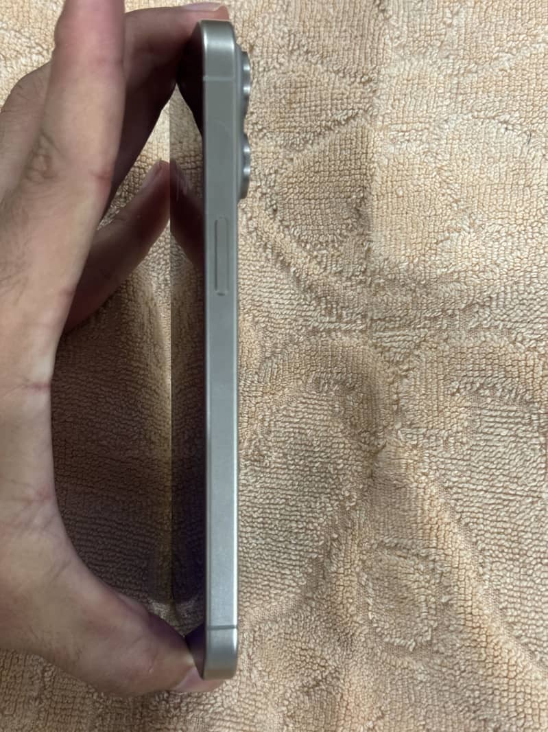 Apple iPhone 15 Pro Max 3