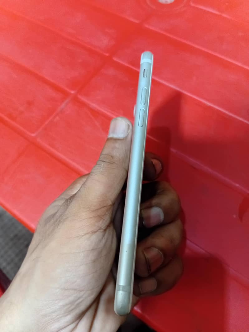 Apple iPhone 7 1