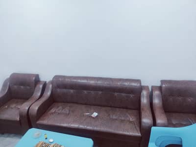 صوفہ سیٹ سیل – نیا جیسا، 5 سیٹر، بہترین حالت