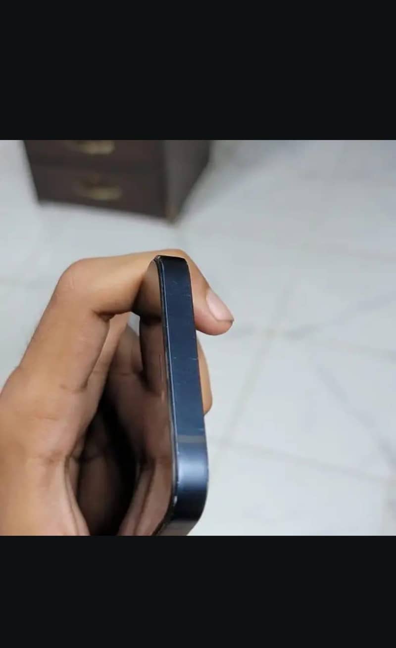 Apple iPhone 12 1
