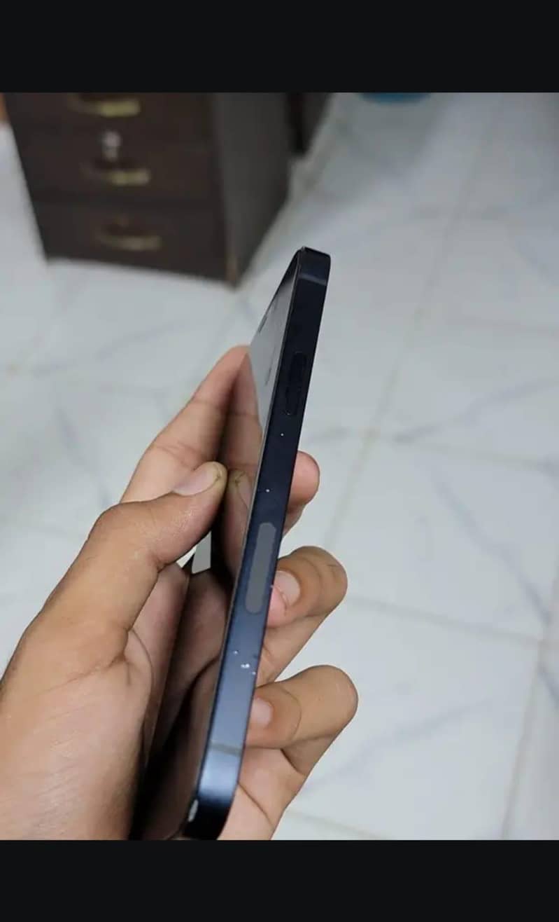 Apple iPhone 12 3