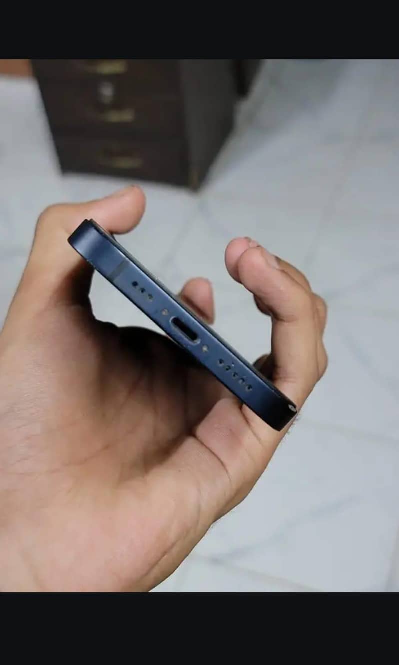 Apple iPhone 12 9