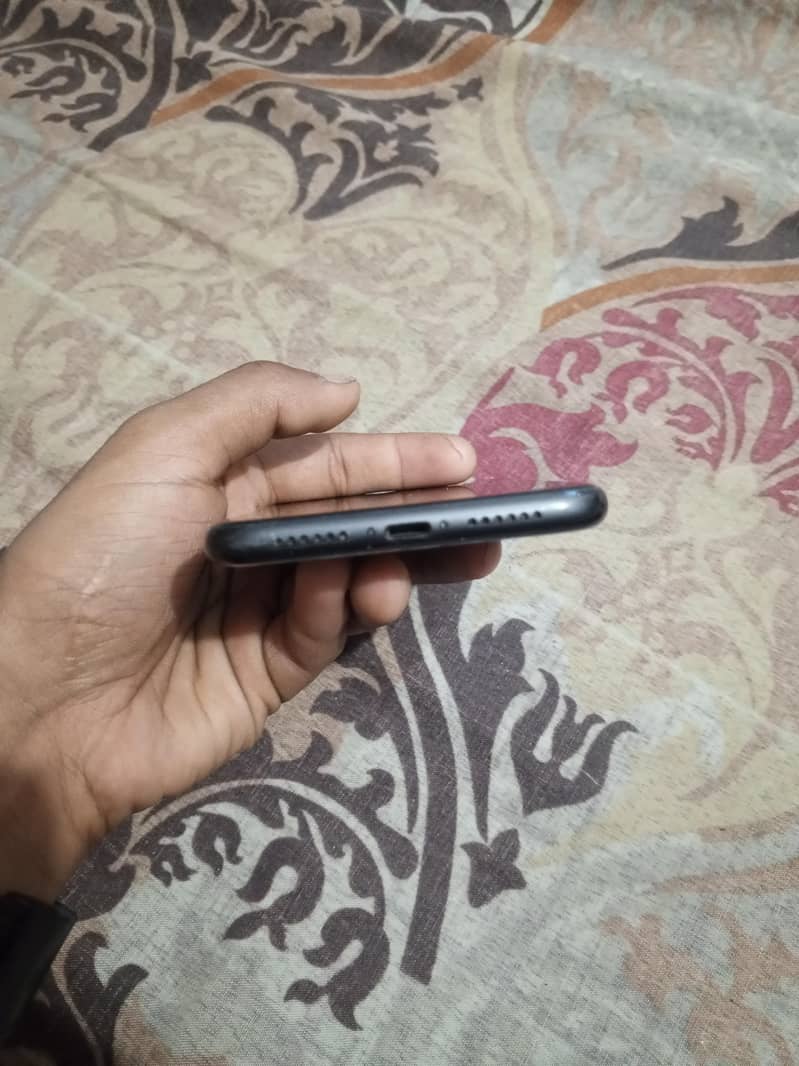 Apple iPhone 11 2