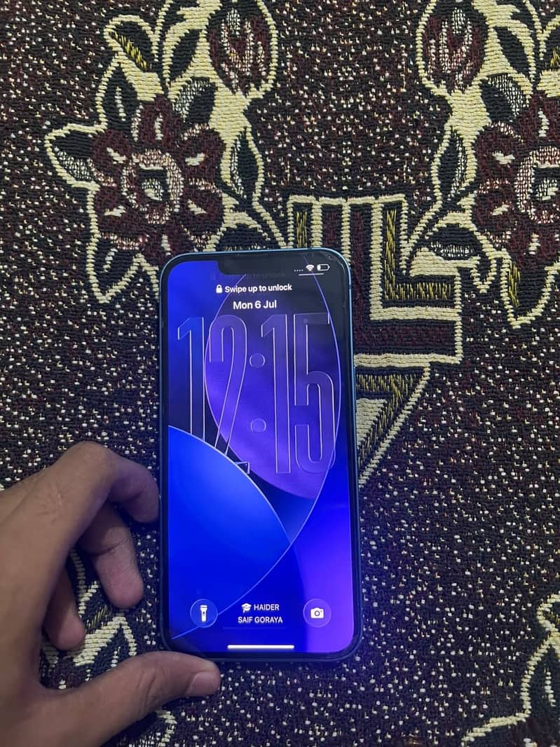 Apple iPhone 13 2