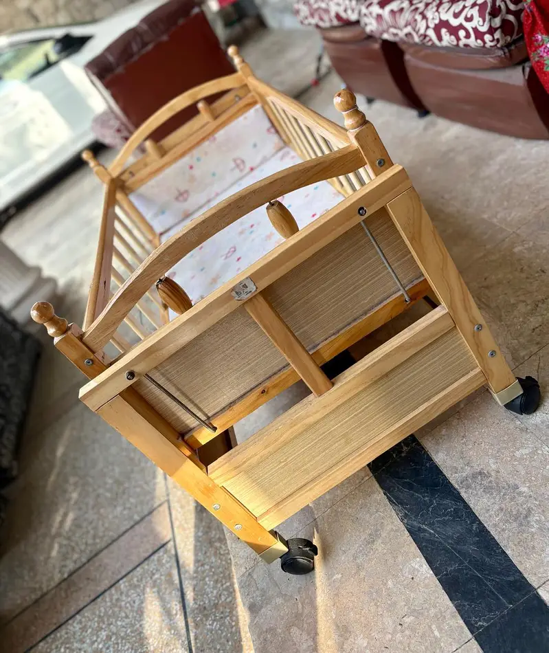 BABY COT (SLIGHTLY USED) — photo 3