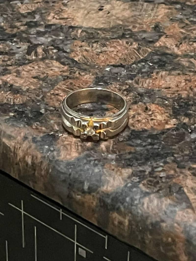 Mens Weding ring mint condition 1