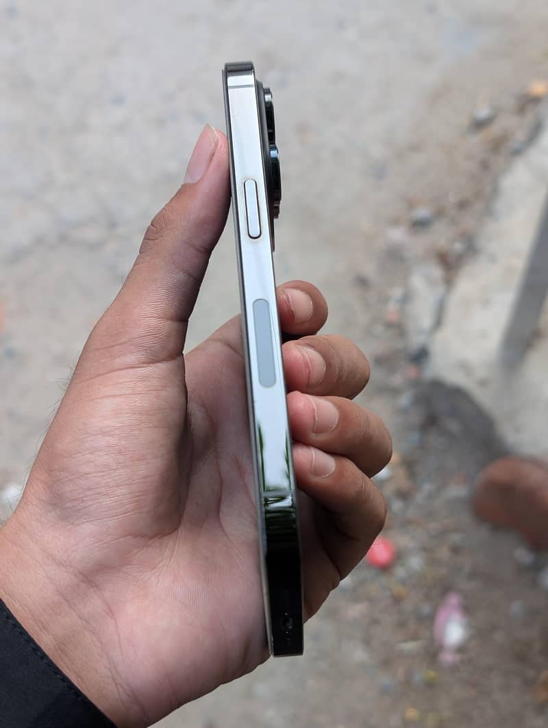 iPhone 14 Pro 1